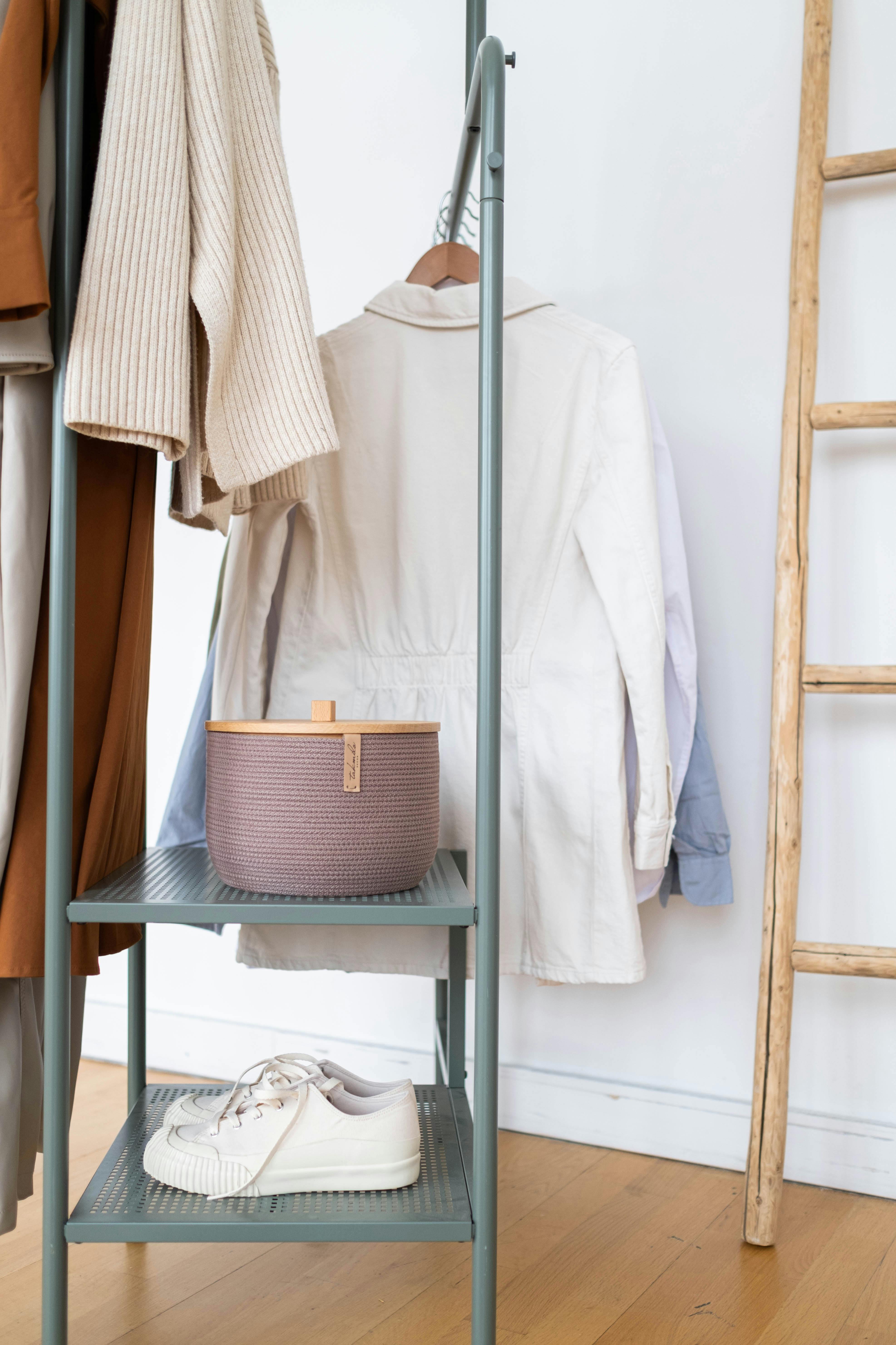 Capsule Wardrobe on a Budget: Simple Steps to Stylish Minimalism